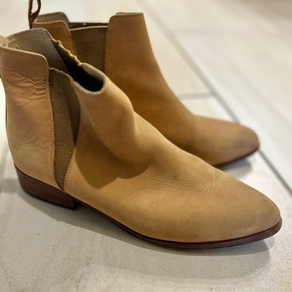 Nisolo Tan Chelsea Ankle Boots - Picture 3 of 7